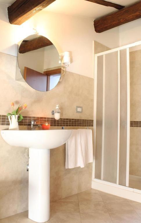 Accanto Al Centro B&B Prato  Dış mekan fotoğraf