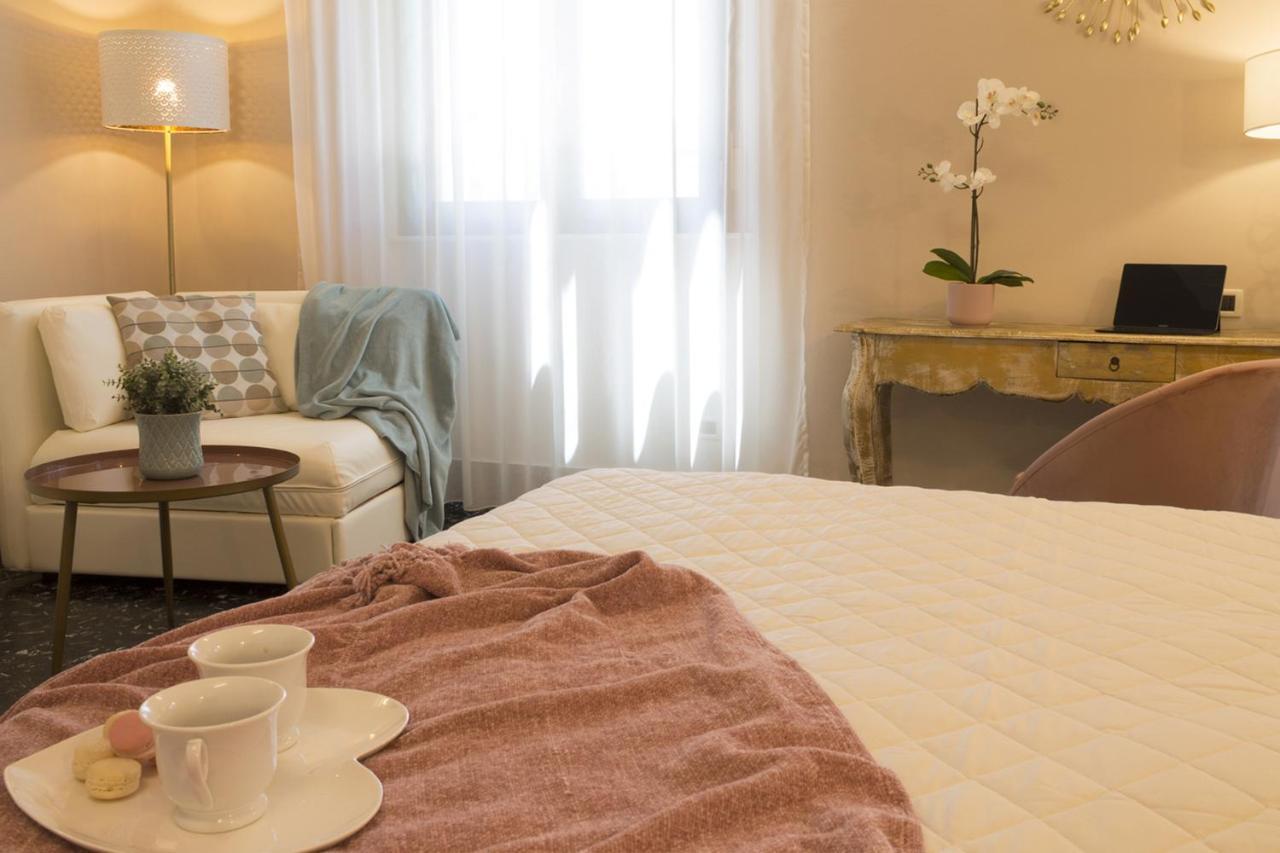 Accanto Al Centro B&B Prato  Dış mekan fotoğraf